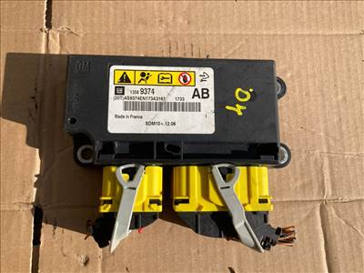 Opel Astra J légzsák elektronika 03589374