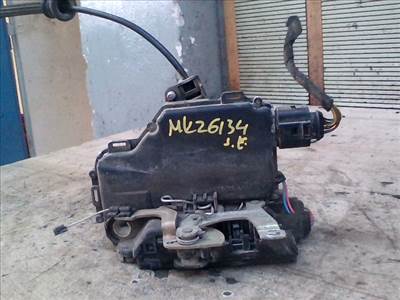 VOLKSWAGEN bora jobb első ajtó zárszerkezet központizáras