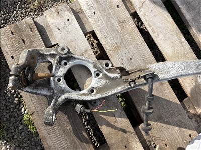 Audi A5 (B8 - 8T) bal első csonkállvány  8k0407257e