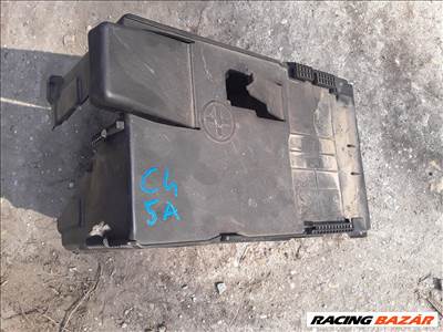 Peugeot 308 akkumulátor Takaró