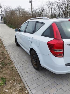 Kia Cee'd (ED) Sporty Wagon 1.4 CVVT oldalajtó 