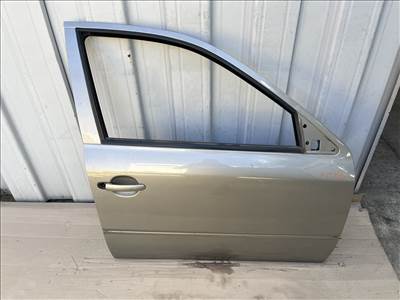 Skoda Octavia I (1U) jobb első ajtó  1u4831052