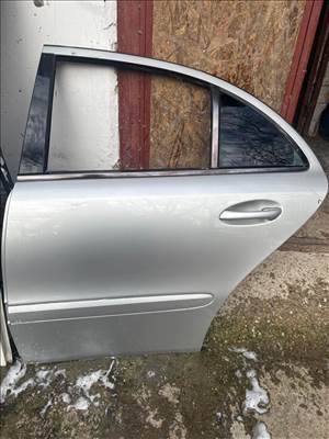 Mercedes E-osztály W211 ajtó 