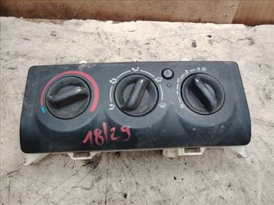 Renault Clio II Fűtéskapcsoló (Nem klímás) *151512* 8200147157