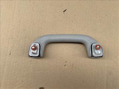 Hyundai i30 jobb első kapaszkodó