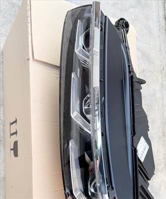 Volkswagen Touareg III VW Touareg fényszóró  761941081t 761941113k