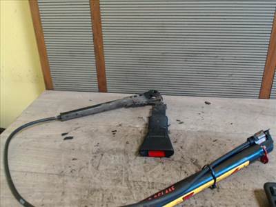 OPEL ASTRA F 94-02 Biztonsági öv csat jobb első