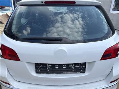 Opel Astra J Sports Tourer Csomagtérajtó Y40R tn3039