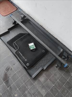 Opel crossland x csomagtértálca