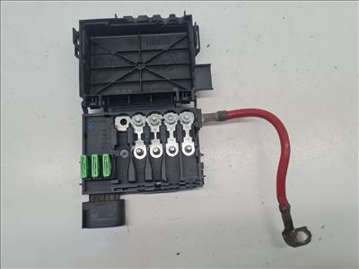 Volkswagen Golf IV, Volkswagen Bora 1.6 16V biztosítéktábla (31911) 1j0937550aa