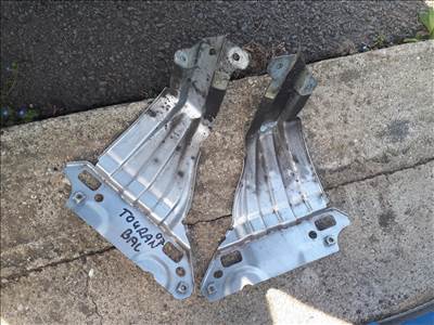 Volkswagen Touran I sárvédő oldaltartó  1t0821135b 1t0821136b