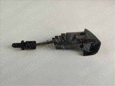 AUDI A4 B8 (8K2) Bal első ajtó zárbetét (a kilincs mellett) (8T1837167)