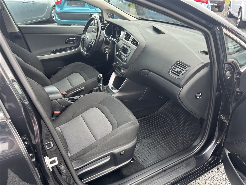 Eladó Kia Cee'd sw 1.6 CRDi 90 (1582 cm³, 90 PS) 8. kép