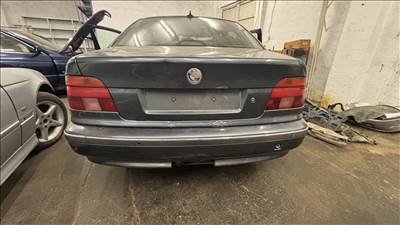 sedan csomagtér ajtó 