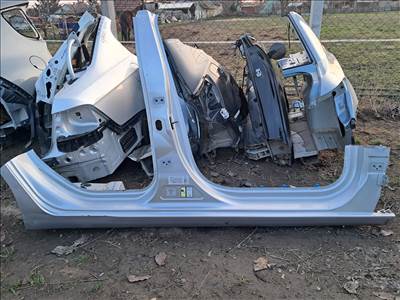 Peugeot 308 II Jobb küszöb 