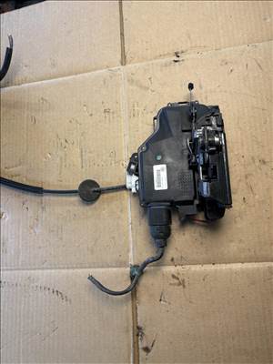 Volkswagen Golf V Ajtózár  7l0839015d