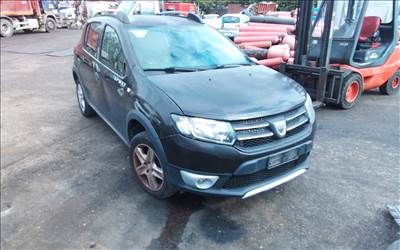 Dacia Sandero I bontott alkatrészei
