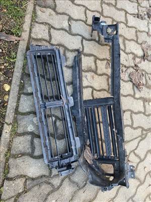 Volvo XC60 II sérült homlokfal állító motorokkal