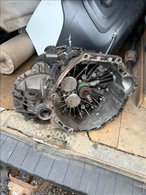 Renault Trafic 1.6 dCi 6 sebességes váltó – PF6040