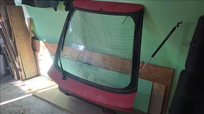 Toyota Corolla (E90) bontott alkatrészei