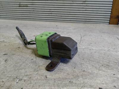 FORD FOCUS 98-04 Ablaktörlő relé