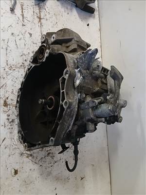 Opel Astra J 1.7 cdti Diesel m32 Váltó A17dtr motorkód 6 sebességes 