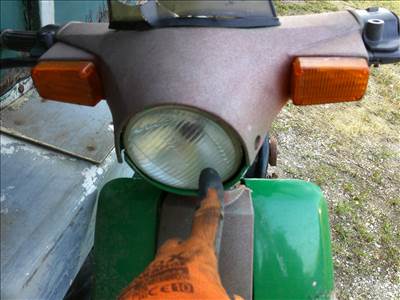 SUZUKI,RÉGI JAPÁN OLDTIMER KISROBOGÓ,BEÁLLT MOTORRAL,ÉS HIÁNYOSAN,OLCSÓN