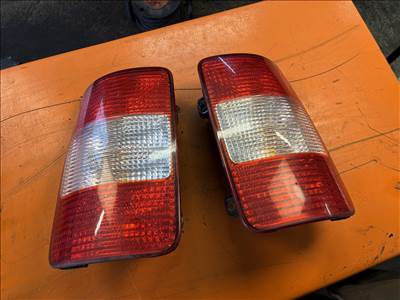 Volkswagen Caddy III Hátsó lámpa 