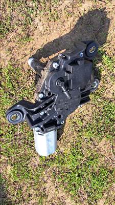Volkswagen Passat B6 Hátsó ablaktörlő motor 