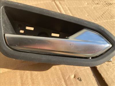 Renault Captur II jobb hátsó belső kilincs 826721378r