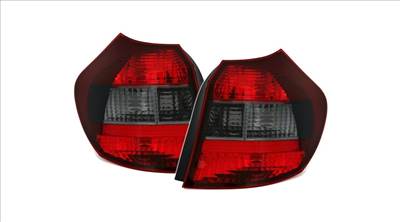 BMW E81 E87 piros fekete füst kristály burás hátsó lámpa pár (enyhén karcos)