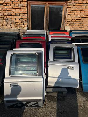 Bal/jobb hátsó ajtó Ford Ranger/Mazda B2500