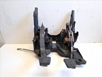 Opel Astra K  kuplungpedál 39117364