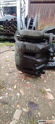 Nissan Leaf II Jobb első fèknyereg 