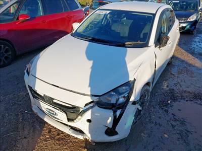 Mazda 2 (DJ1) bontott alkatrészei