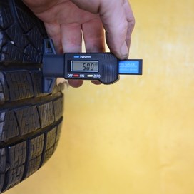 Pirelli P Zero Winter(2) 19" 245/35 téli gumi 2. kép
