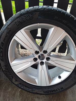 gyári 20 collos AUDI Q7 4M alufelnik nyárigumikkal