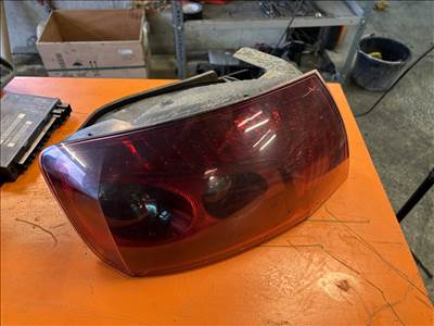 Peugeot 407 sedan bal hátsó lámpa 