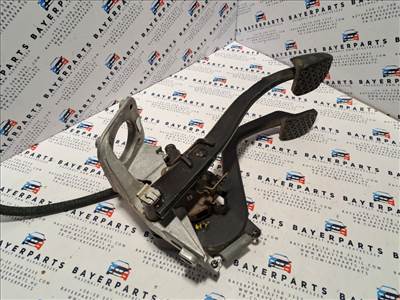 BMW E46 manuális váltós pedál fékpedál kuplung konzol pedálsor