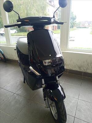 Yadea C Line elektromos robogó ujszerű eladó 