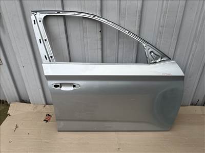Skoda Scala jobb első ajtó  657831312b
