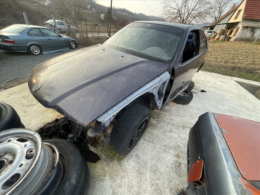BMW 3-as sorozat E36 Bmw e36 compact versenyautó kasztni  2. kép