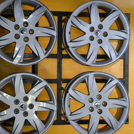Renault (2/1-2305)(HA3558978)(JF)Használt 17" 5x108 alufelni 