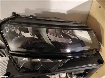 Skoda 57B.941.016.A jobb első fényszóró