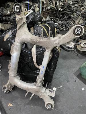 BMW 5-ös sorozat G30/G31 Hátsó bölcső 6886057