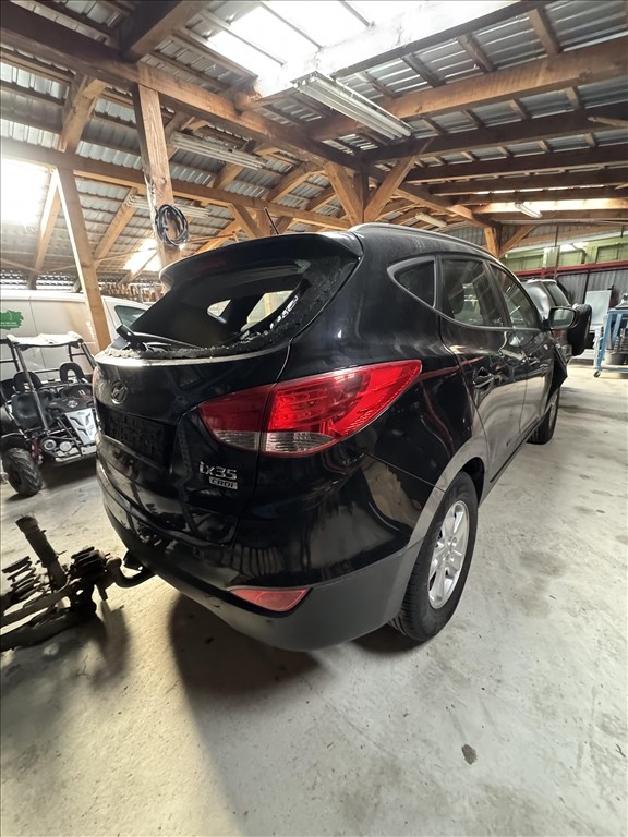 Hyundai ix35 bontott alkatrészei 2. kép