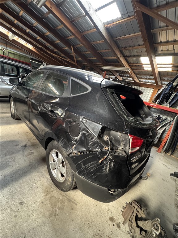 Hyundai ix35 bontott alkatrészei 3. kép