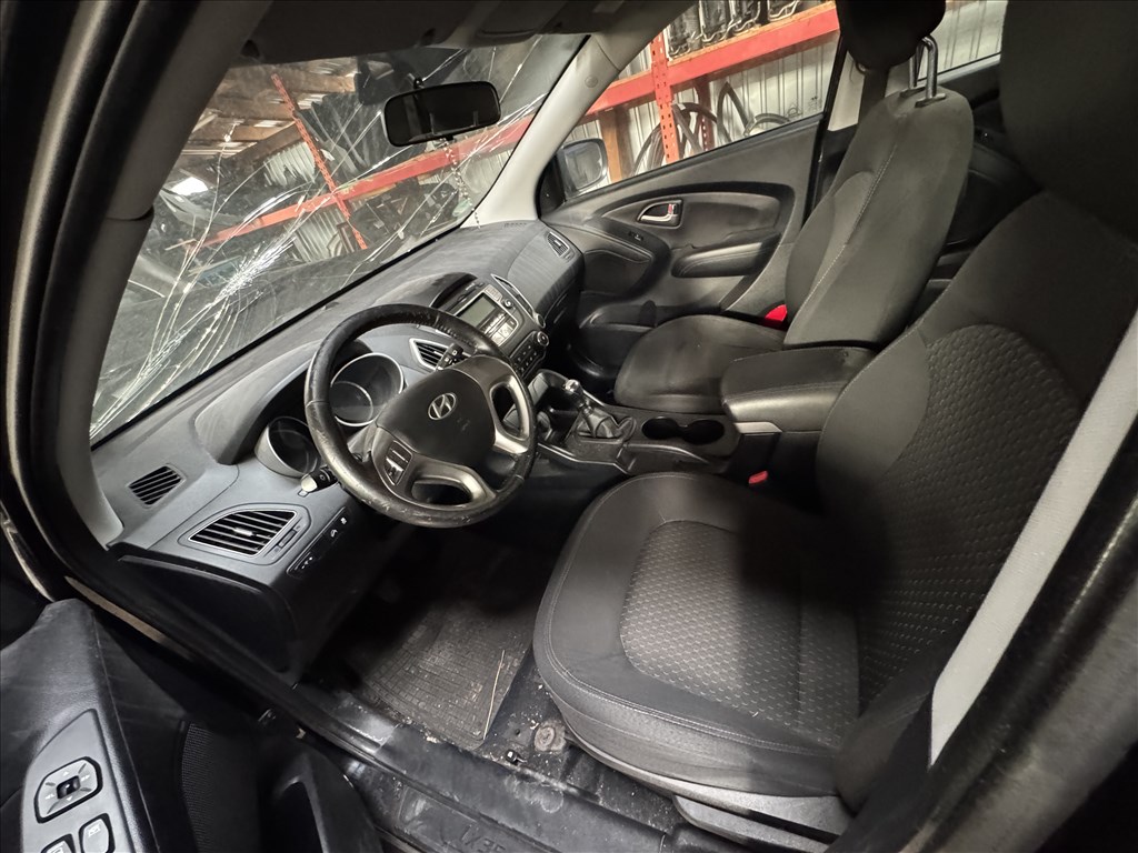 Hyundai ix35 bontott alkatrészei 4. kép