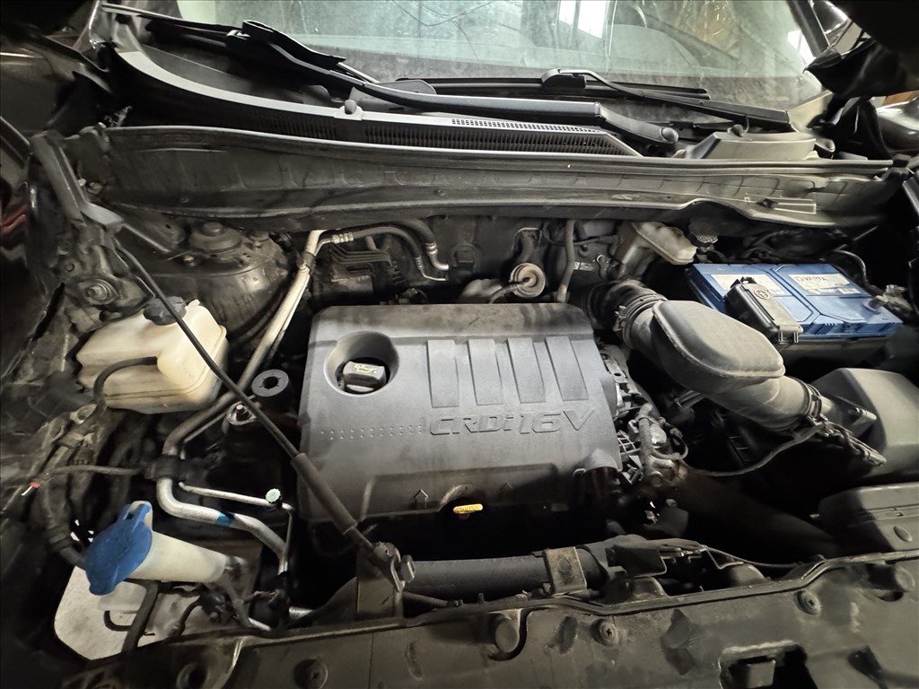 Hyundai ix35 bontott alkatrészei 5. kép