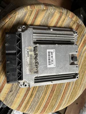 Audi A4 (B8 - 8K), Audi A5 (B8 - 8T) Motorvezérlő 8K0 907 401 F